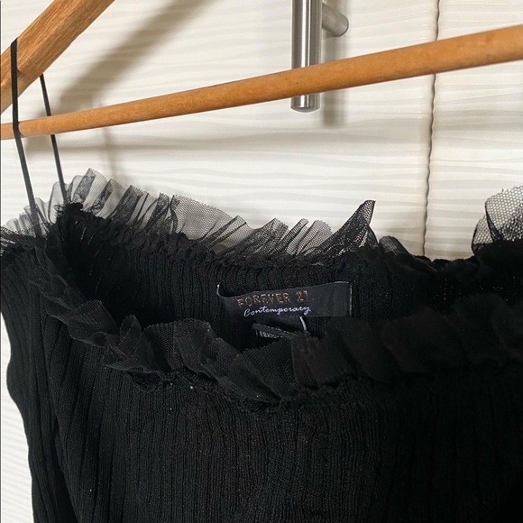 Off-shoulder top - Picture 3 of 3